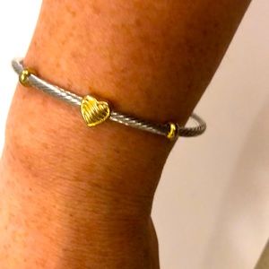 Heart Bracelet Gold & Silver Tone Metal Adjustable in Excellent Condition